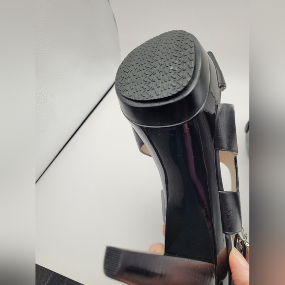 Michael Kors Carla Black Leather Platform Heels Size 8 - Picture 10 of 12